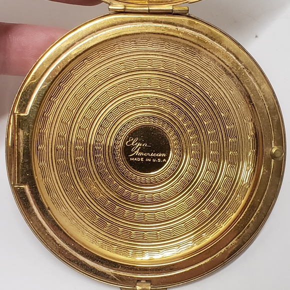 Vintage Elgin American Etched Compact - Picture 3 of 10
